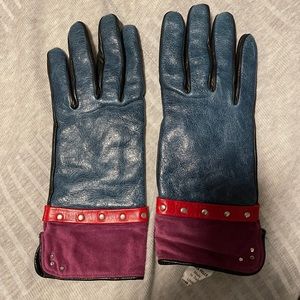 Gorgeous Braccialini leather gloves, wool lining. Gently used